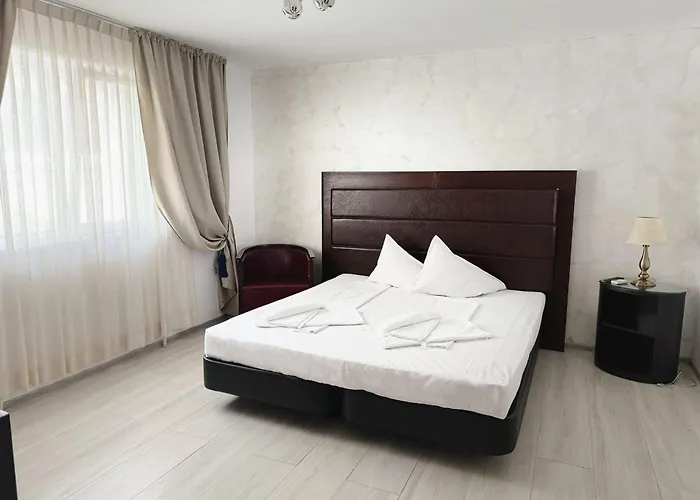 Πανσιόν Pensiunea Diamond